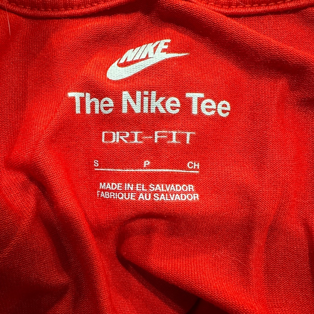 Washington Spirit Nike Dry-Fit tee shirt - Picture 2 of 2